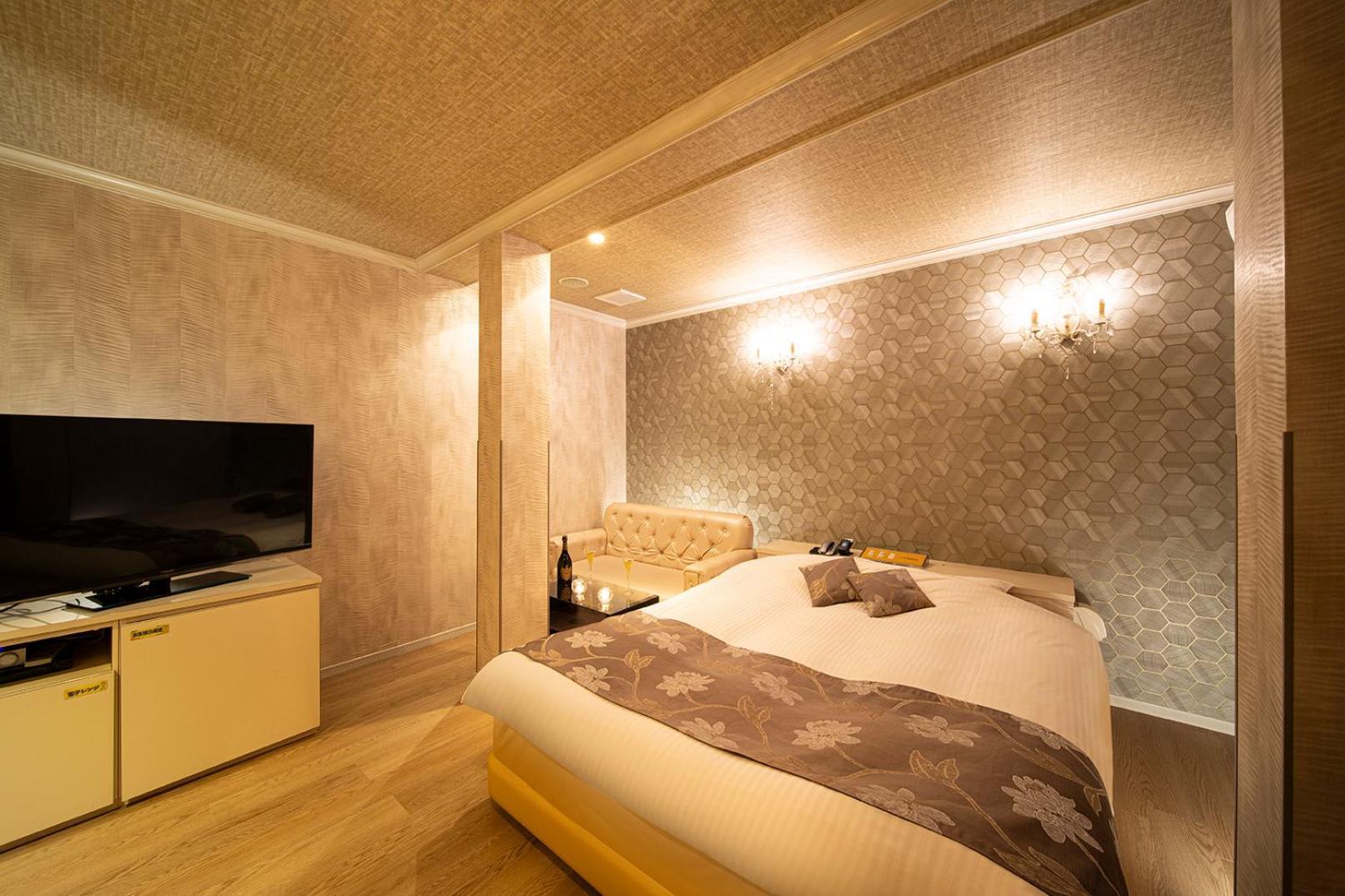 リベラル 男塾ホテルグループ (adults Only) Love hôtel 2*